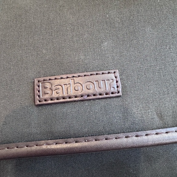 Barbour Dark Olive and Brown Leather Travel Toiletry Bag brand new - Picture 6 of 14